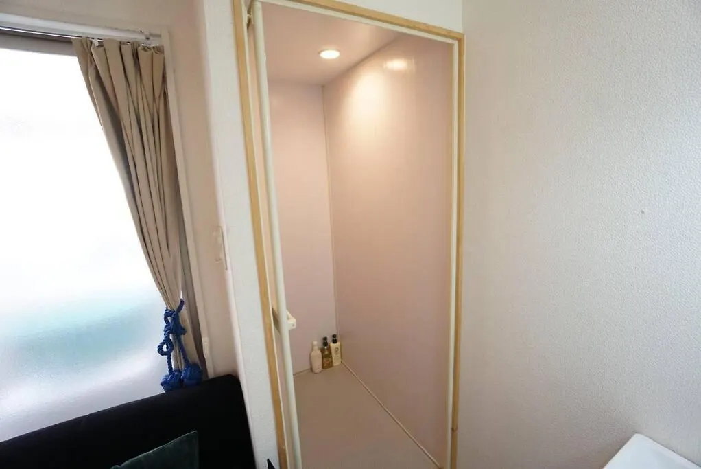 Apartment House Kamon 201 Осака